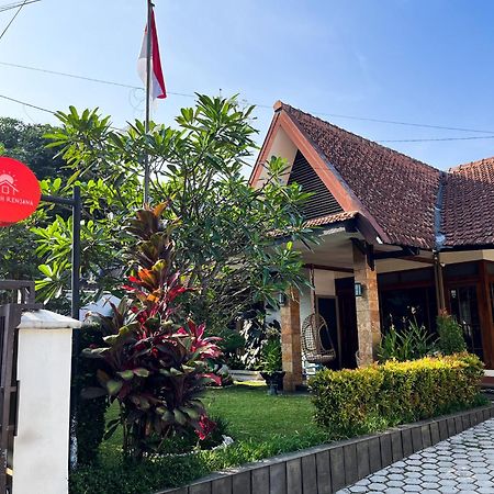 Bed and Breakfast Roemah Renjana Bandung Exterior foto