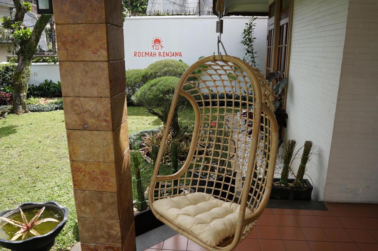 Bed and Breakfast Roemah Renjana Bandung Exterior foto