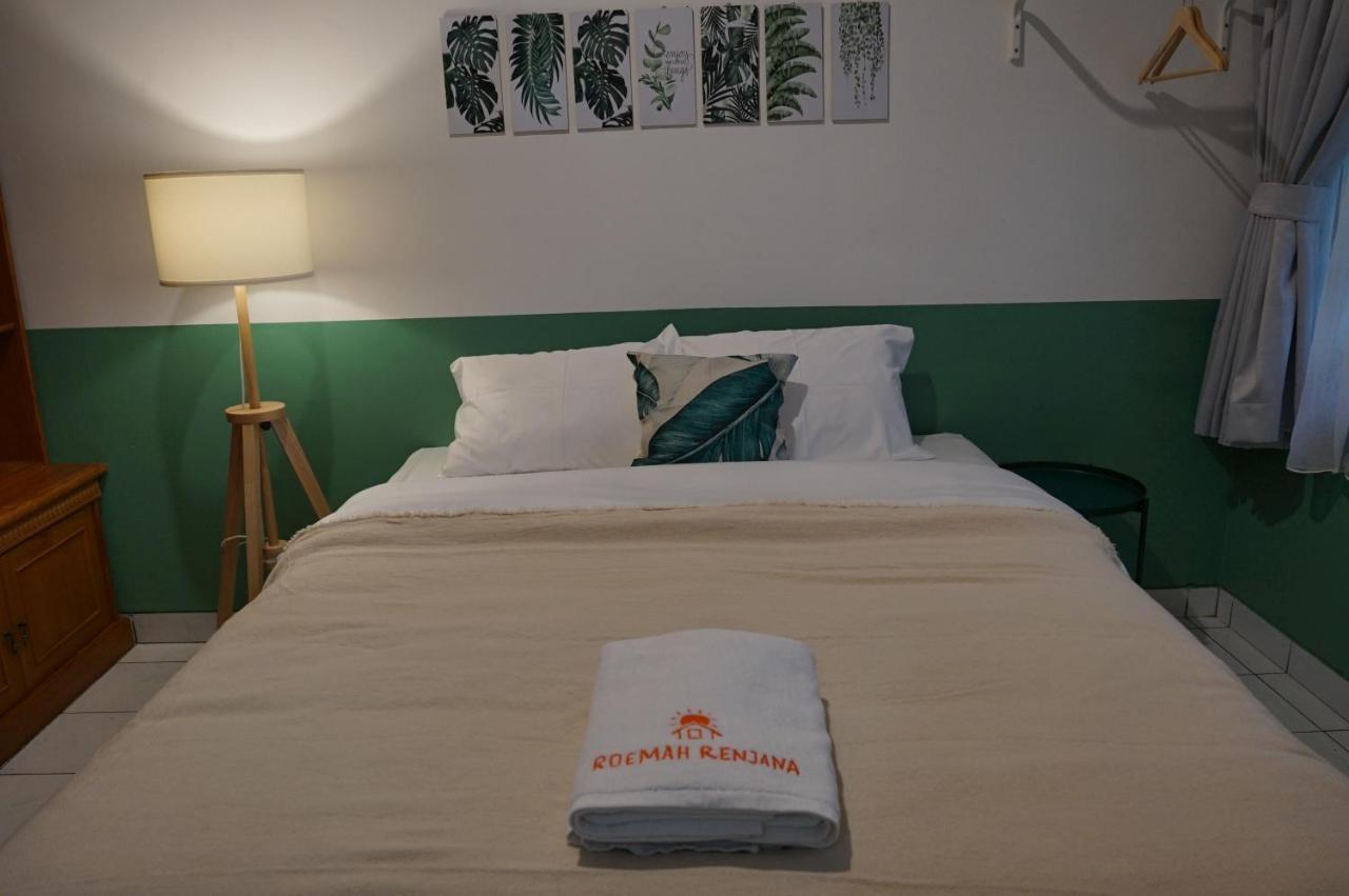 Bed and Breakfast Roemah Renjana Bandung Exterior foto
