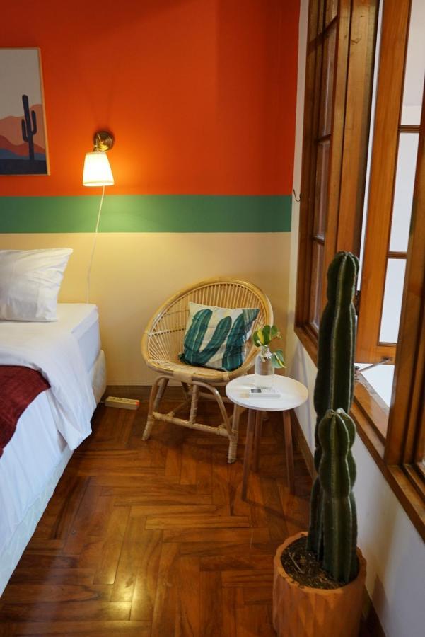 Bed and Breakfast Roemah Renjana Bandung Exterior foto