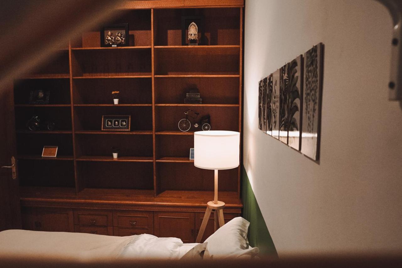 Bed and Breakfast Roemah Renjana Bandung Exterior foto