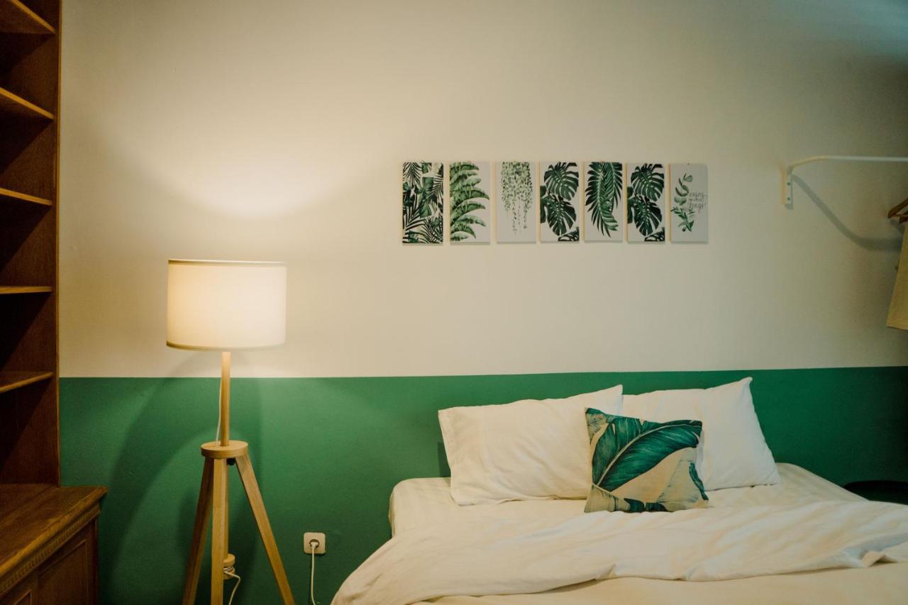 Bed and Breakfast Roemah Renjana Bandung Exterior foto