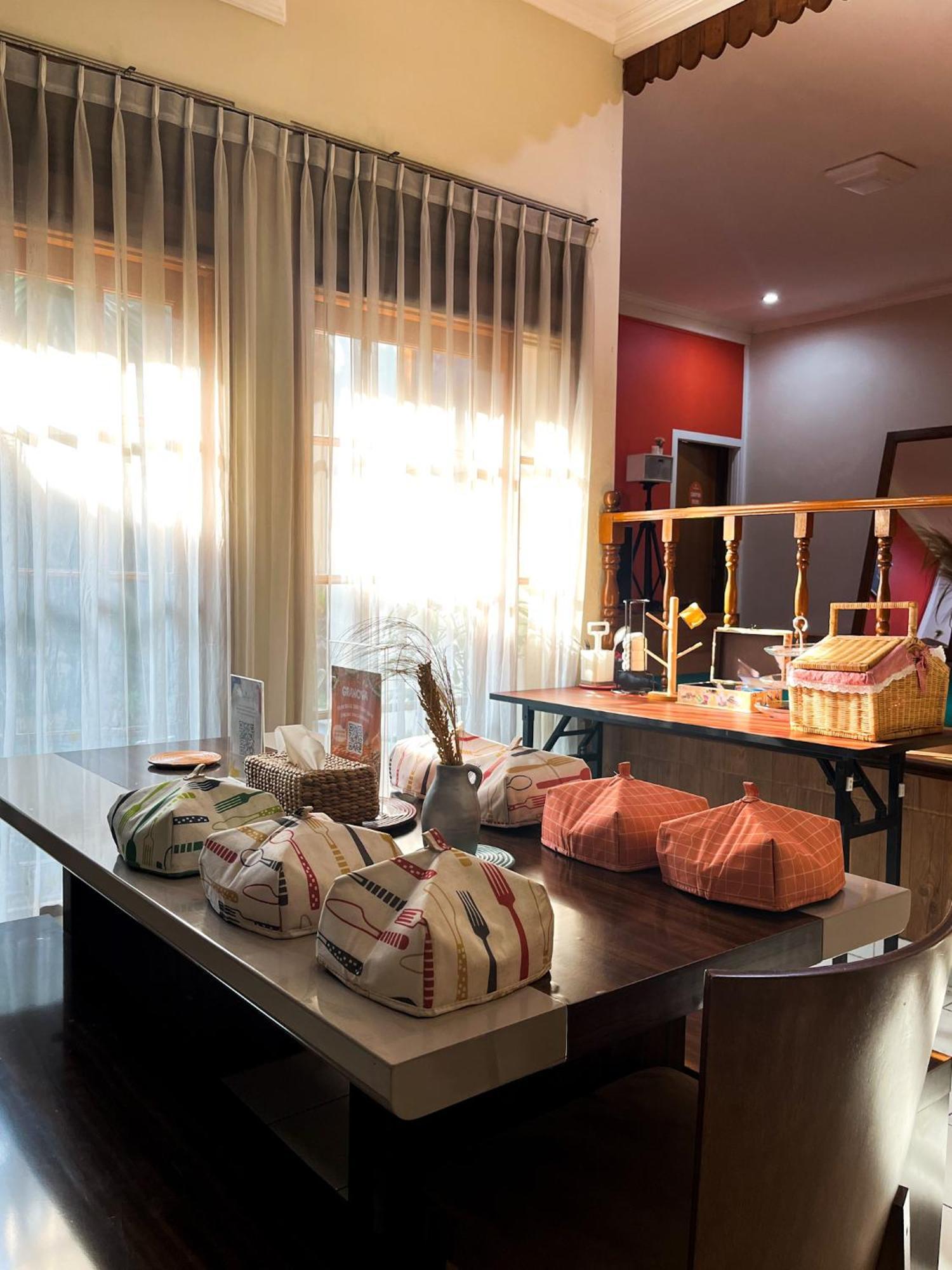 Bed and Breakfast Roemah Renjana Bandung Exterior foto