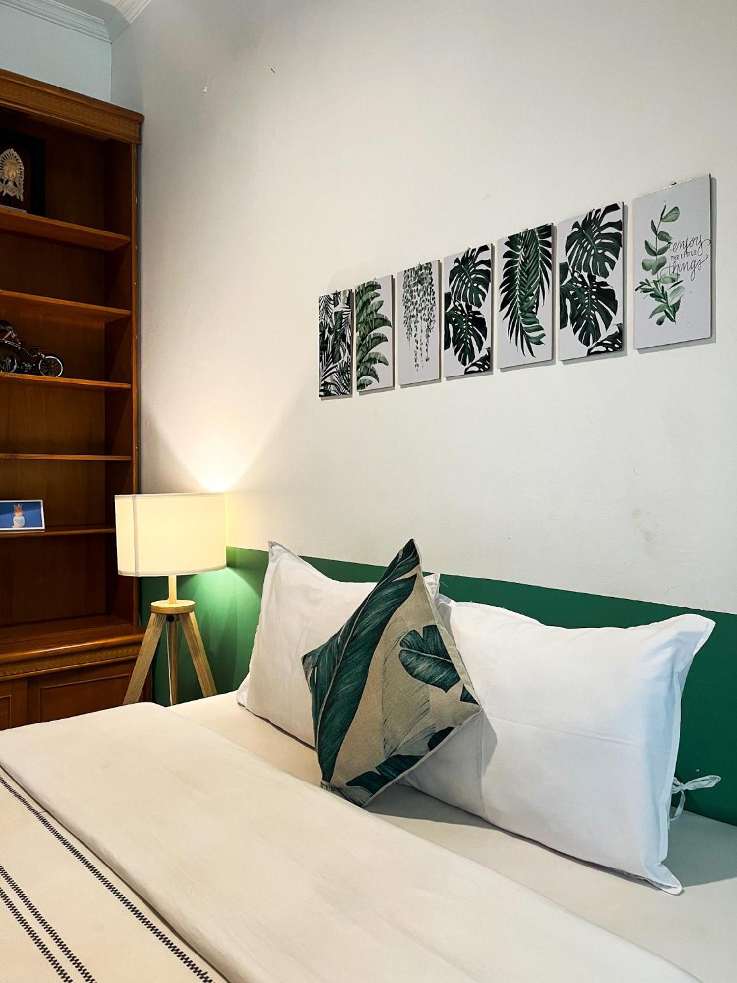 Bed and Breakfast Roemah Renjana Bandung Exterior foto